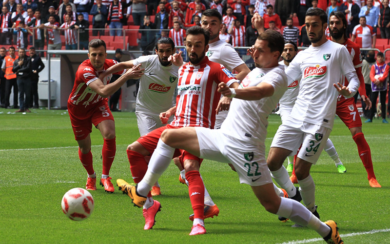 Denizlispor’dan müthiş geri dönüş: 2-2