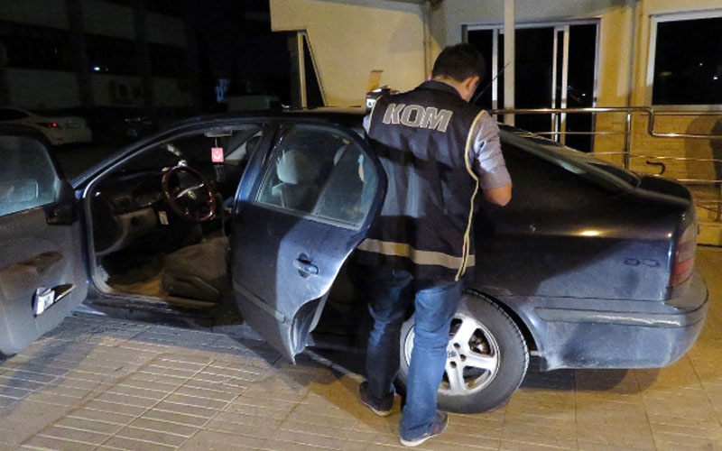 Kaçak gözlükler ve sağlığa zararlı cinsel ürünler ele geçirildi