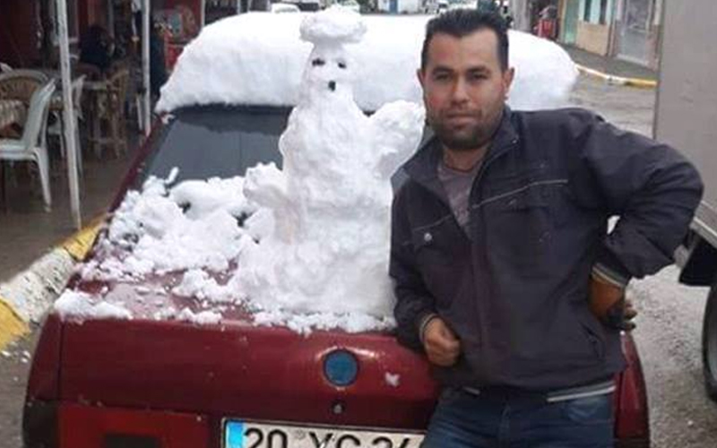 Evinin yakınında yaralı olarak bulundu