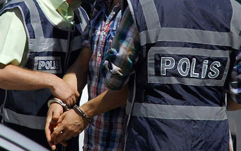 Çivril’de 2 zanlı yakayı ele verdi