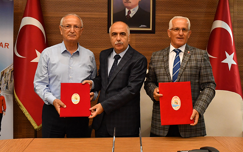 Okul laboratuvarlarına bir halka da işadamı Özel ekleyecek
