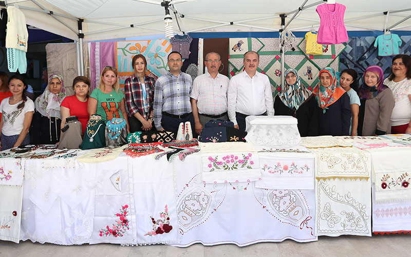 Pamukkale Belediyesi’nden el sanatlarına destek