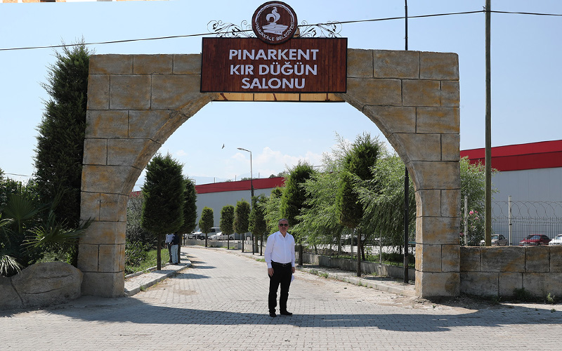 Pamukkale Belediyesi’nden Pınarkent’e kır düğün salonu