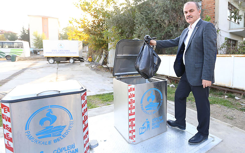 Pamukkale Belediyesi’nden yer altı çöp konteynerları