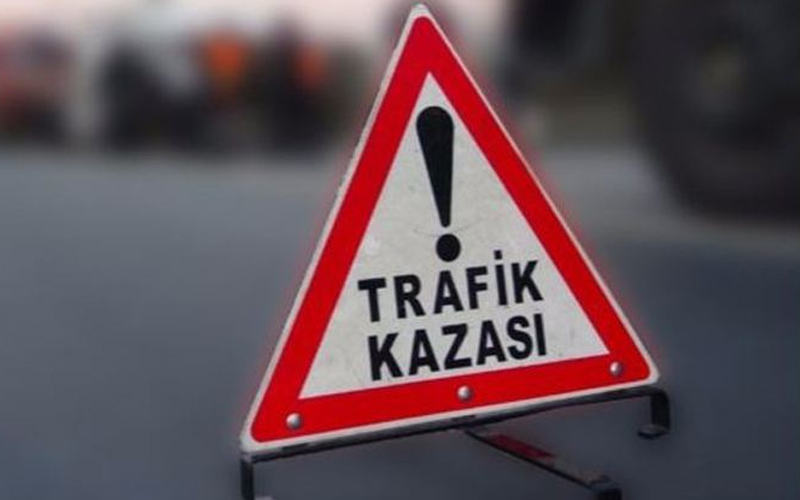 Sarayköy’de hafif ticari araçla motosiklet çarpıştı: 1 yaralı