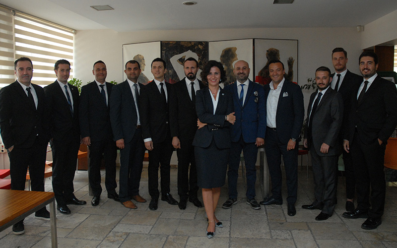 Ünlü ve ekibinin medya buluşması