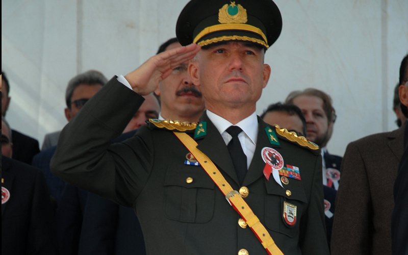 Yaralı, tuğgeneralliğe terfi etti