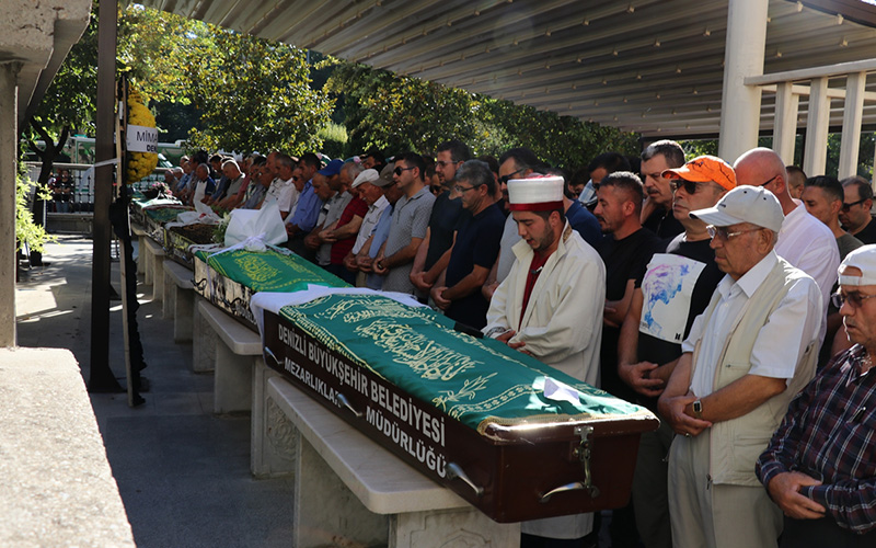 Boğarak öldürdüğü kızıyla yan yana gömüldü