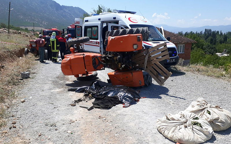 Acıpayam’daki traktör kazasında 1 kişi öldü, 2 kişi yaralandı