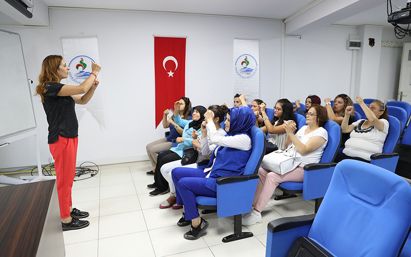 Pamukkale Belediyesi’nden ücretsiz işaret dili kursu