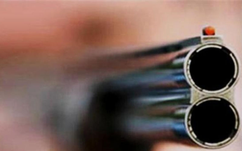 Kaçtığı inşaatta pompalı tüfekle vuruldu