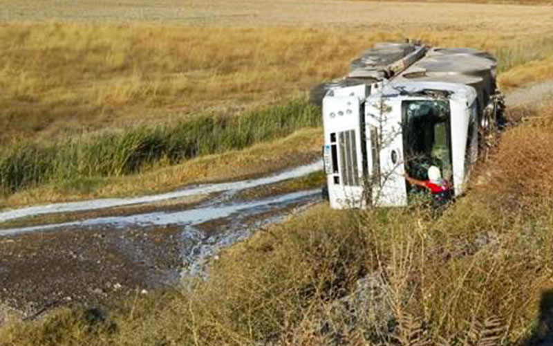 Tanklar dolusu süt yola aktı