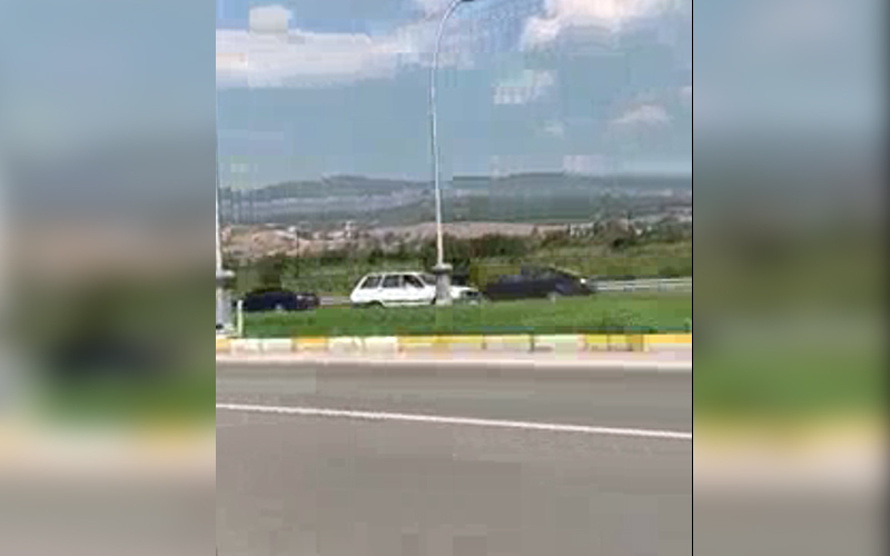 Pamukkale karayolunda otomobille ters şeritten gitti