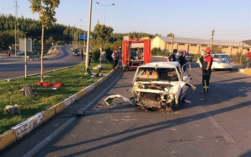 Kazada ağır yaralanan yaşlı kadın kurtarılamadı