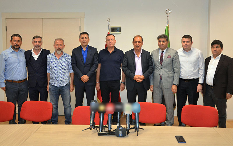 Denizlispor’un yeni teknik patronu İldiz göreve başladı