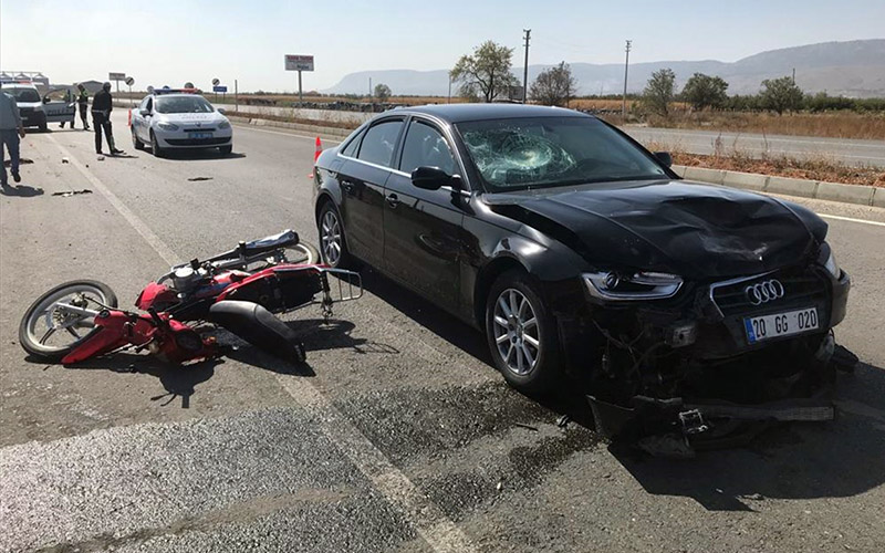 Motosiklet sürücüsü kaza kurbanı