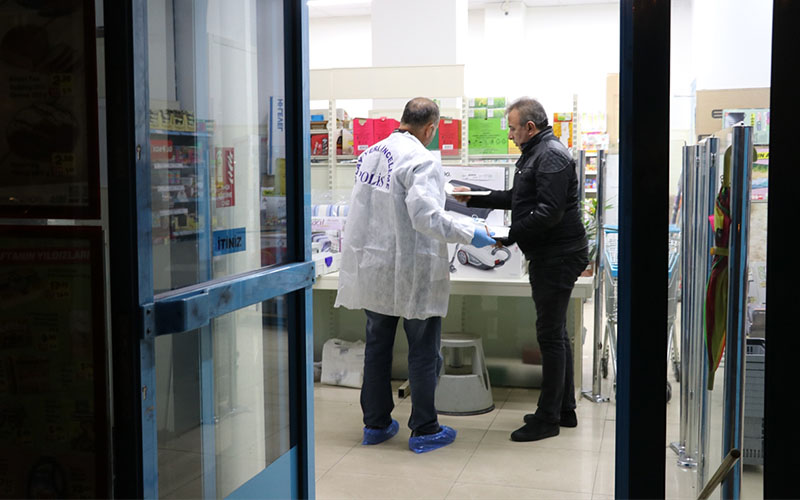 Denizli’de silahlı market soygunu