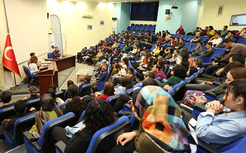 Rektör Bağ, öğrencilerle söyleşiye katıldı