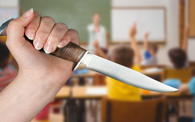 Okula gitmek istemeyen çocuk annesini bıçakladı