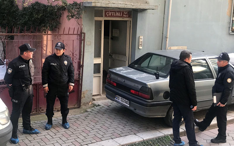 Yaşlı adam evinde ölü bulundu