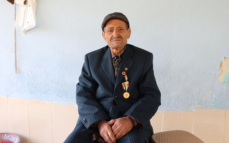 Gaziyi yardım etme bahanesiyle dolandırdılar