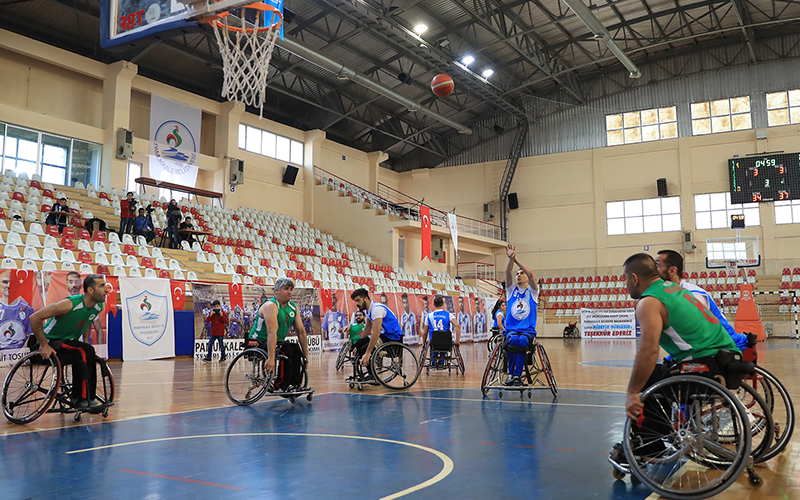Pamukkale Belediyespor son saniye basketiyle kazandı