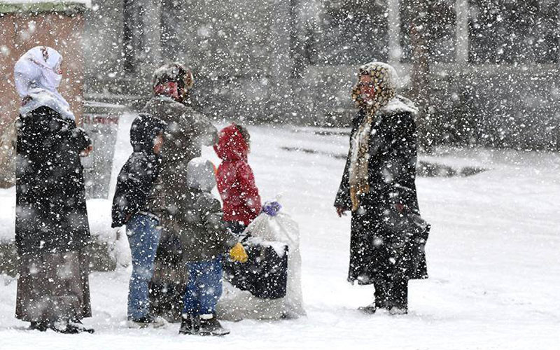 Çardak’ta okullar kar nedeniyle 1 gün tatil edildi