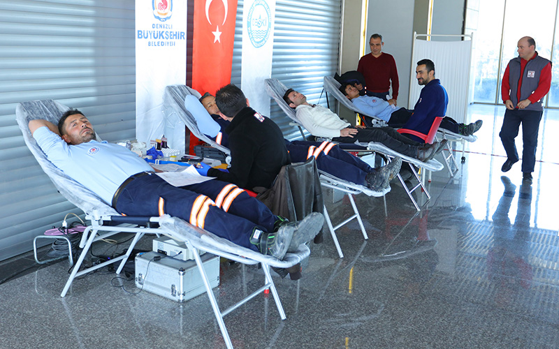 Büyükşehir DESKİ’den personelinden kan bağışı