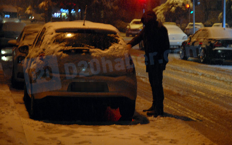 Kar yağışı kent merkezinde de başladı