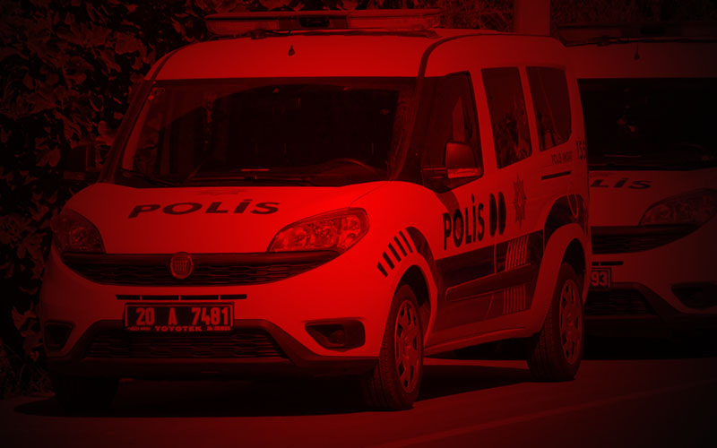 Cezaevi firarisi çatıda yakalandı