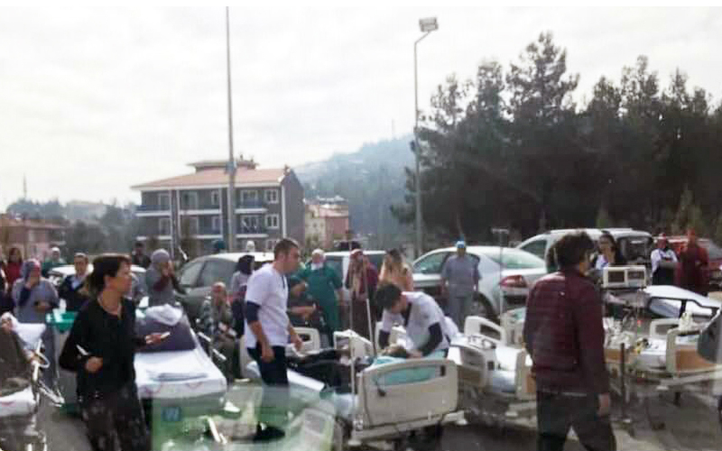 Acıpayam Devlet Hastanesi boşaltıldı