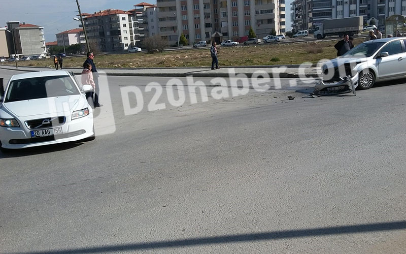 Kavşakta çarpıştılar, yürekler ağıza geldi