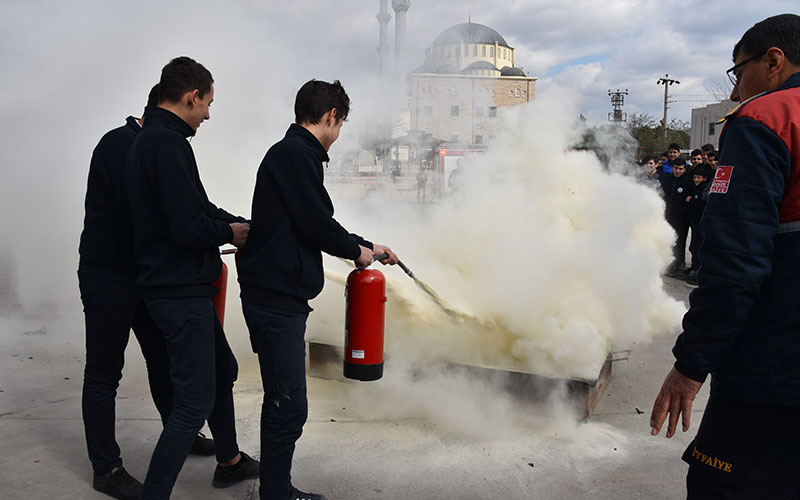 Denizli OSB Teknik Koleji’nde acil durum ve yangın tatbikatı