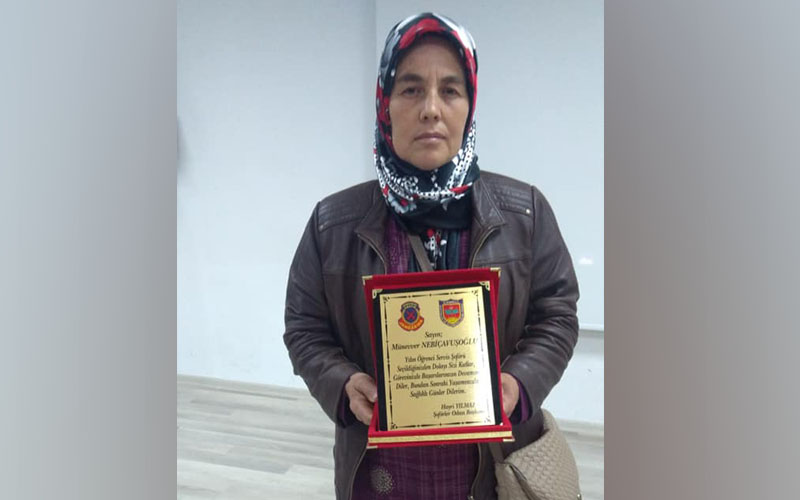 Öğrencileri taşıyan kadın yılın şoförü seçildi
