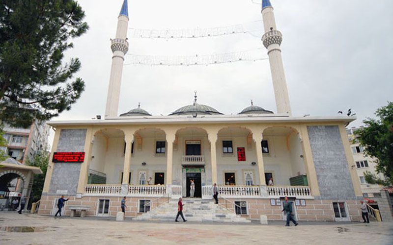 Fatma Hoca’nın yerine Yeni Camii