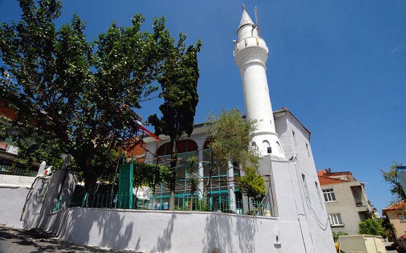 Güney Çarşı Camii’nin farkı minaresi