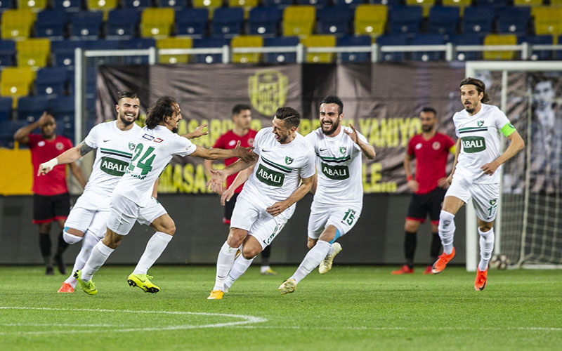 Denizlispor Süper Ligin kapısını açtı: 0-3