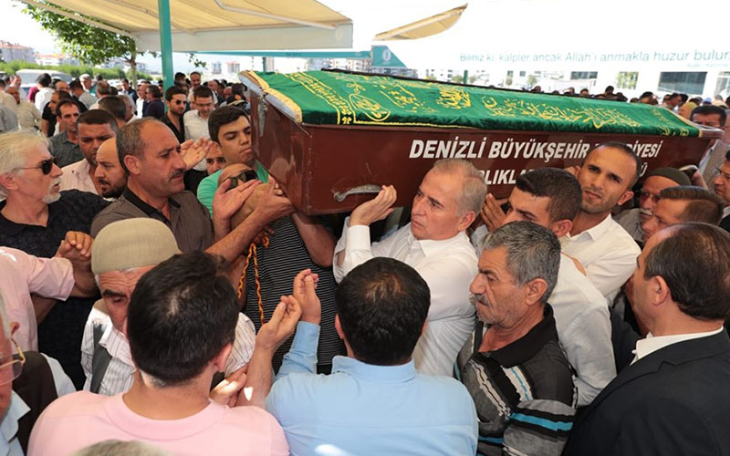 İntihar eden Büyükşehir Daire Başkanı Arslan toprağa verildi