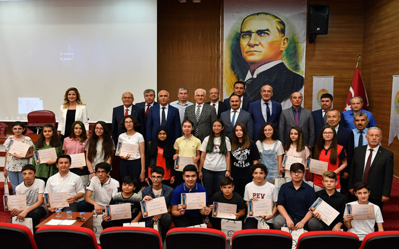 LGS birincileri  altınla ödüllendirildi