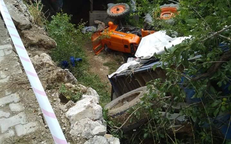 Traktör evin bahçesine uçtu: 5 yaralı