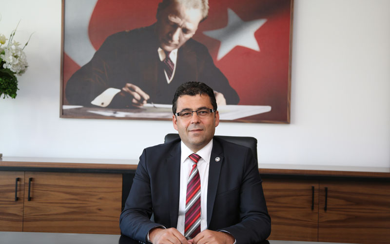 İlhan: Yürütmeye ait mekanda tören kuvvetler ayrılığı ilkesini zedeler