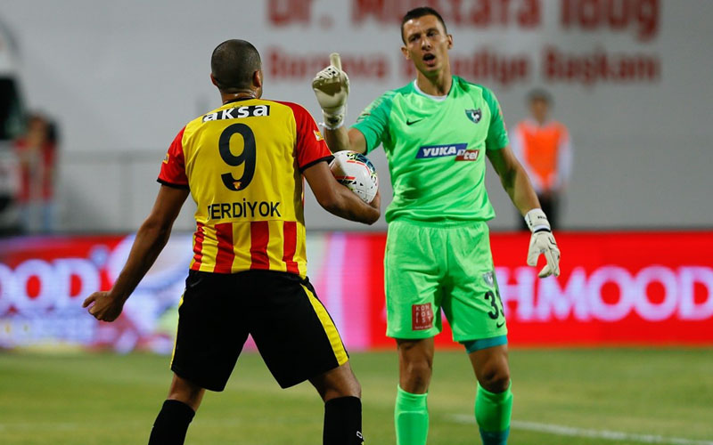 Denizlispor, hakeme rağmen İzmir’den 1 puan çıkardı