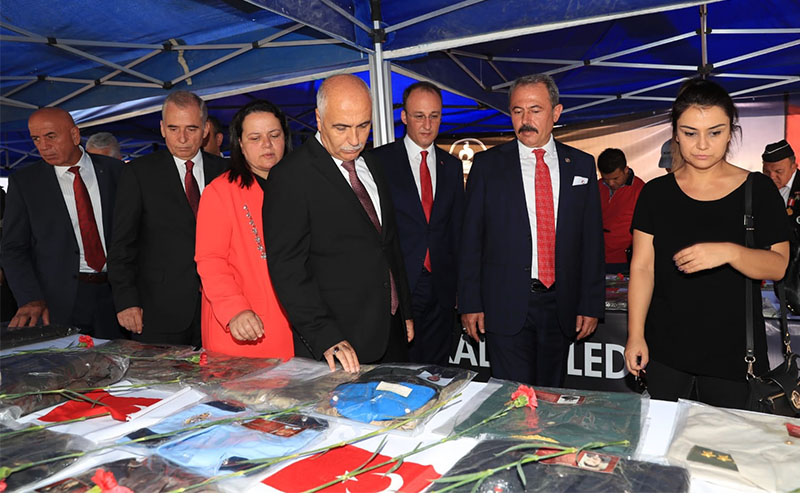 Pamukkale Belediyesi’nden Şehit ve Devlet Büyükleri Emanetleri Sergisi