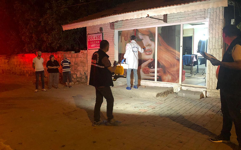 Kafasına poşet geçirip bayan kuaförünü kurşunladı