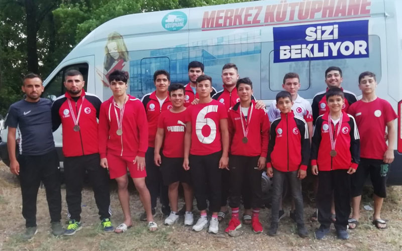 Merkezefendili güreşçiler Köyceğiz’de er meydanına çıktı