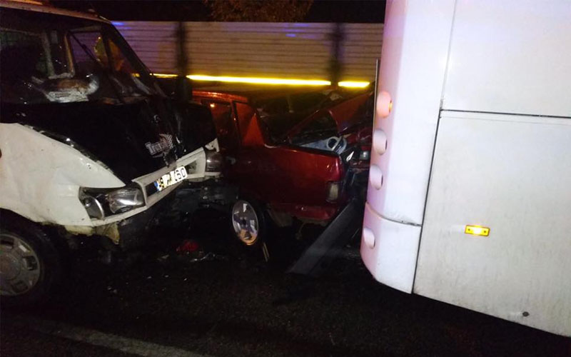 Zincirleme kaza, karayolu savaş alanına döndü