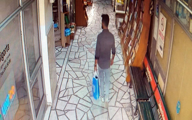 Camiden dizüstü bilgisayar hırsızlığı