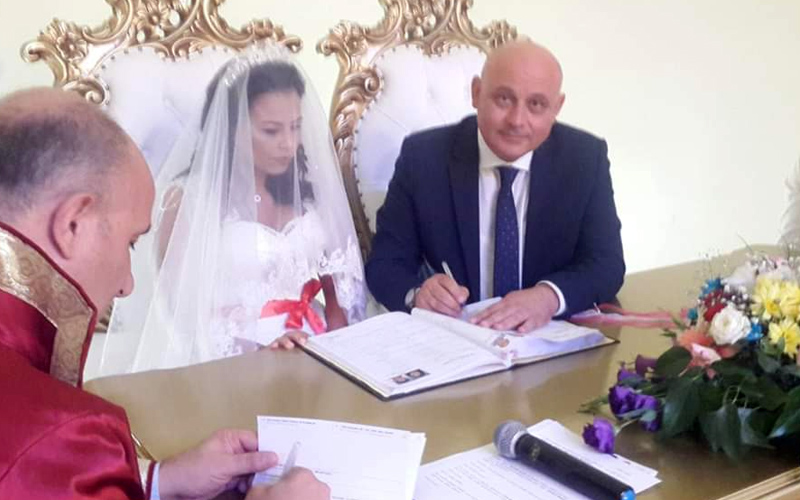Buldan Belediye Başkanı Şevik, Faslı Oubaha ile evlendi