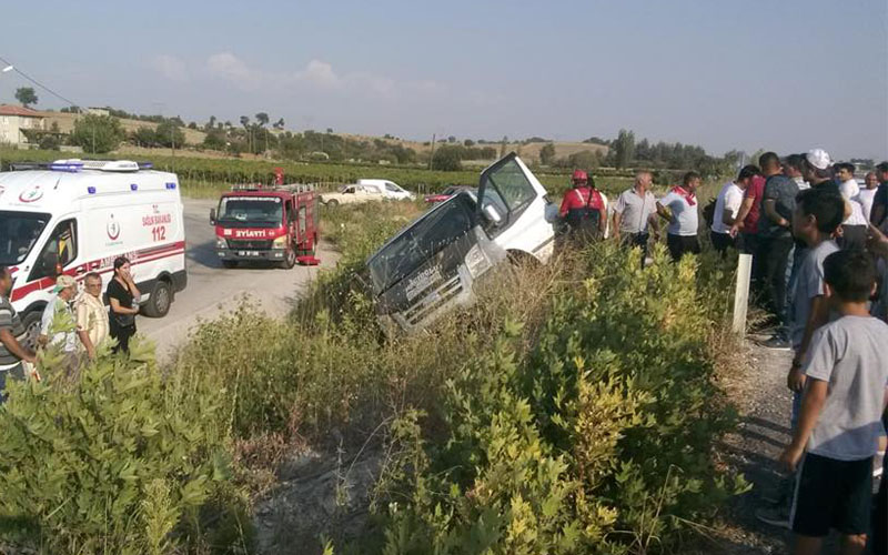Minibüs böyle kaldı, içindekiler ecel terleri döktü