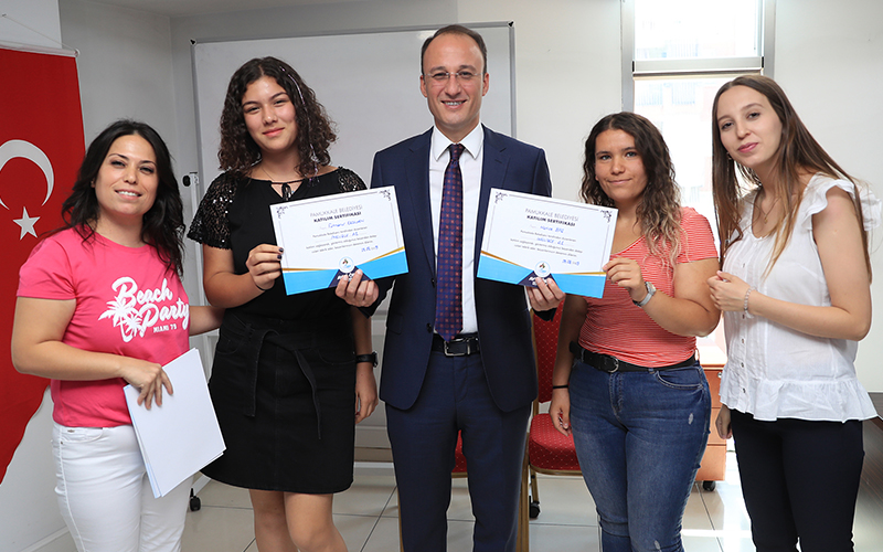 Pamukkale Belediyesi’nin yabancı dil kursu sona erdi